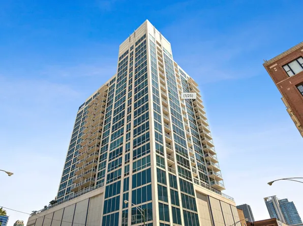 757 N Orleans St APT 607, Chicago, IL 60654