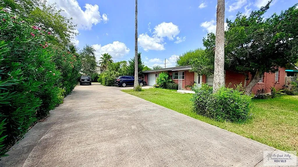 2 bed, 1.0 bath, 854 sqft, $1,000 — Photo 3