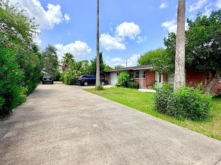 1111 Rosemond Ct #2 — Photo 3