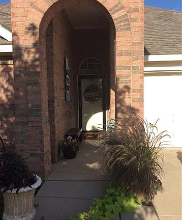 3rd image of 905 Glenview Dr