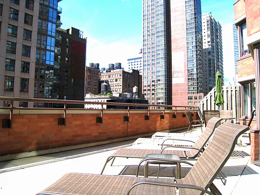 Rented by Manhattan Spaces | media 30