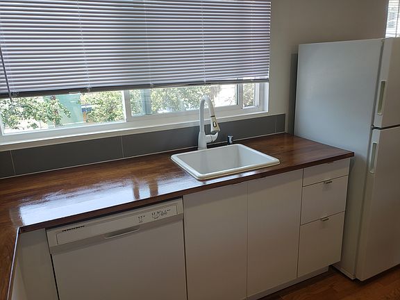 5th image of 3333 San Marino St APT 23
