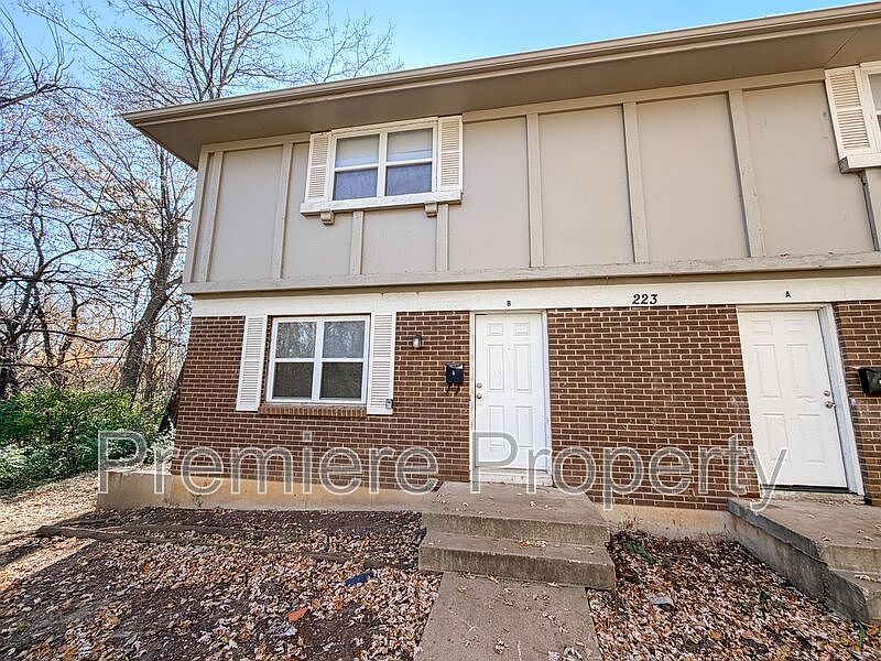 1st image of 223 N Oak Dr Unit B