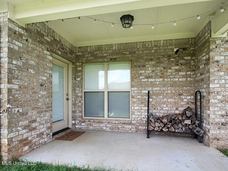 203 Buttonwood Ln — Photo 23