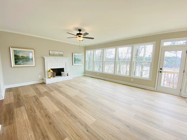 6960 Diana Cir — Photo 8
