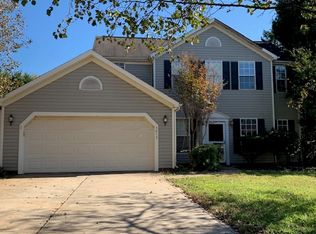 5813 Falls Ridge Ln, Charlotte, NC 28269