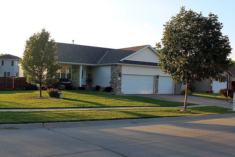 1st image of 1001 N 81st St