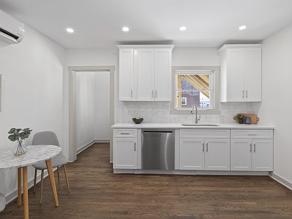 3rd image of 79 Fox St