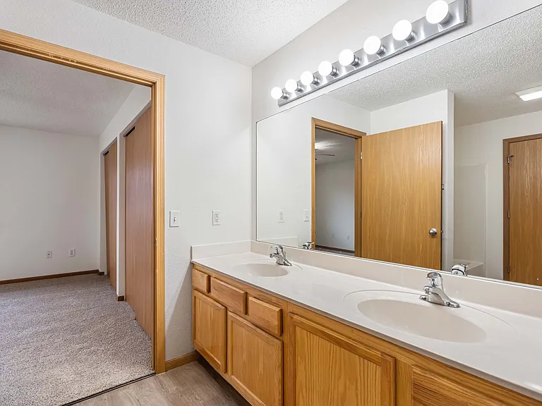 52 Fieldstone Dr — Photo 12