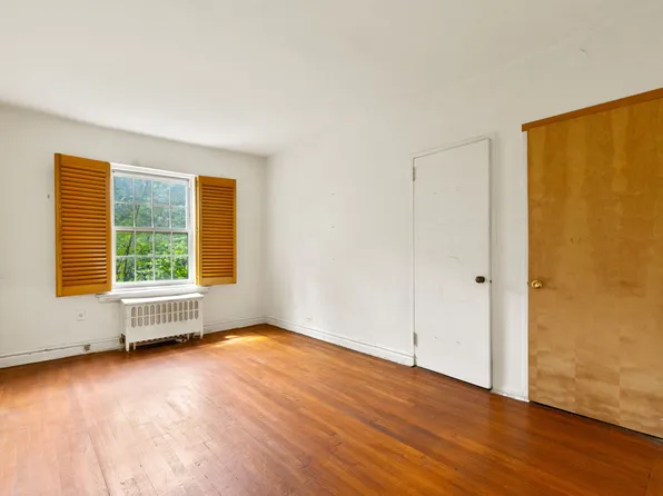 525 West 238th Street image 17 of 30