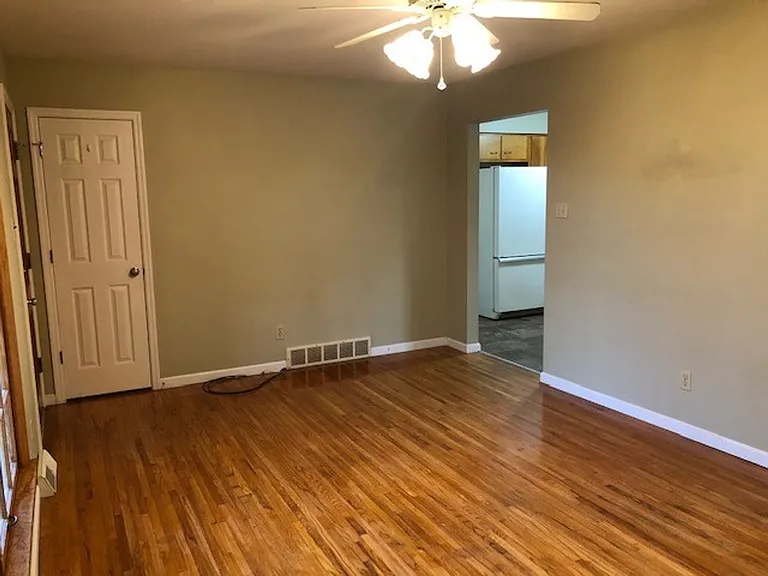 11 Friendship Ct — Photo 11