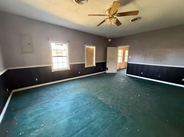 1404 Park Ave, Panhandle, TX 79068