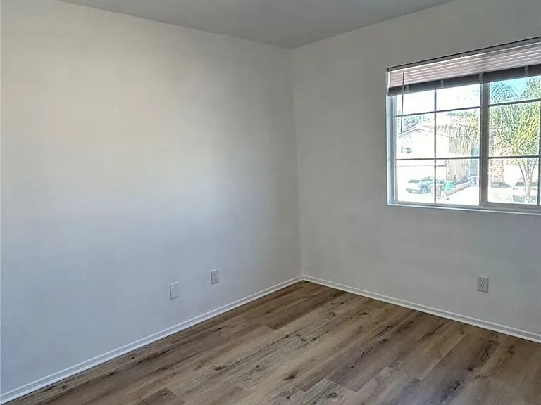 26071 Peck St — Photo 10