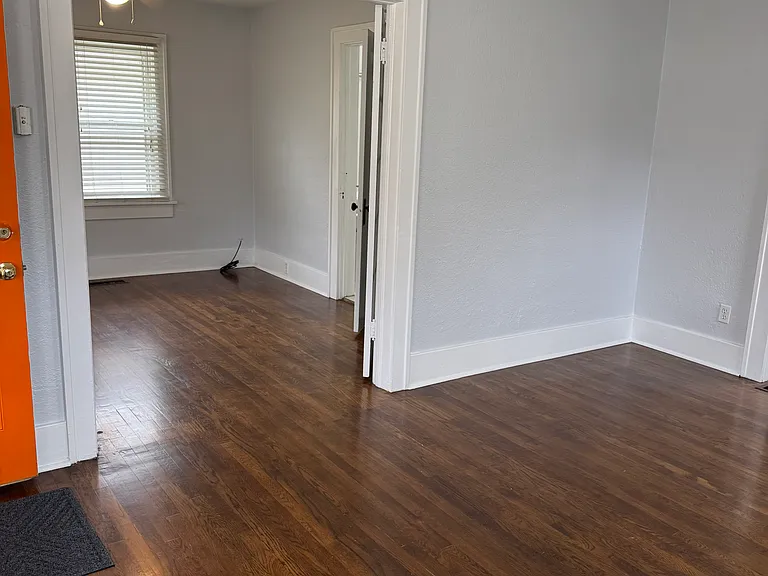224 N Xenophon Ave — Photo 8