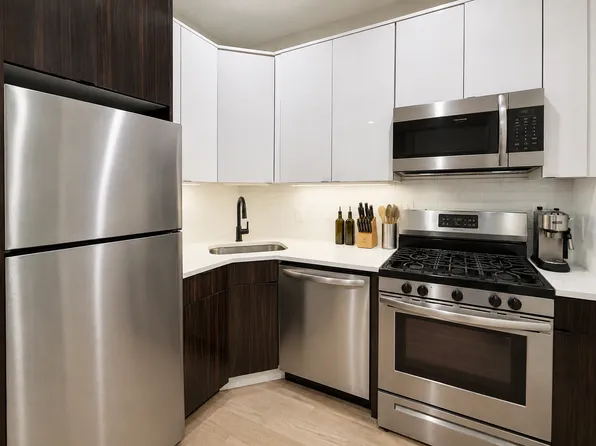 424 Jefferson Avenue image 1 of 18