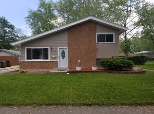 185 Westwood Dr, Park Forest, IL