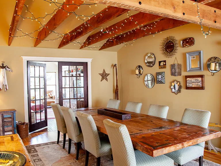 1030 Spring Cove Ln — Photo 6