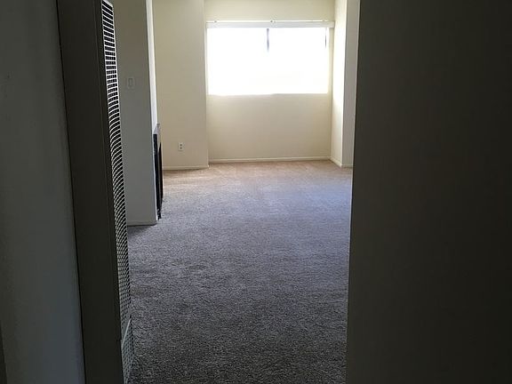 4th image of 28 Cerritos Ave Unit 107