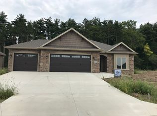 1386 Bunting Dr, Fort Wayne, IN 46825