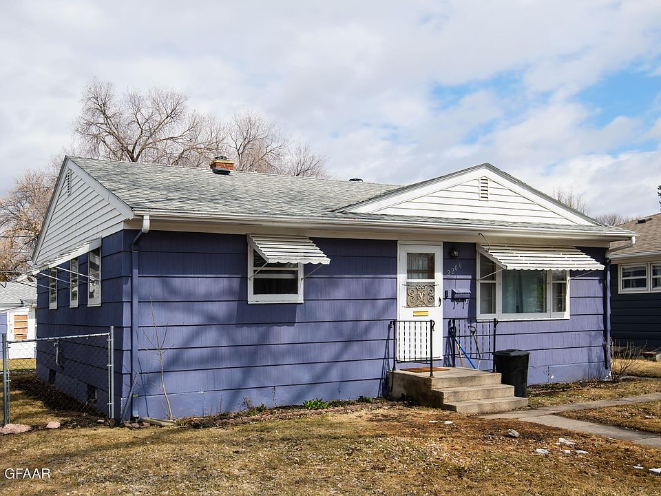 1st image of 2206 6th Ave N