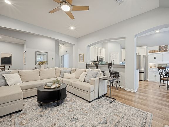 3rd image of 1308 Val Verde Ct