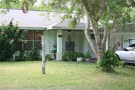 1st image of 907 Seagull Ln