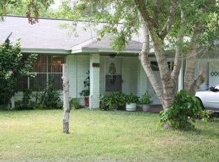 907 Seagull Ln, Rockport, TX 78382