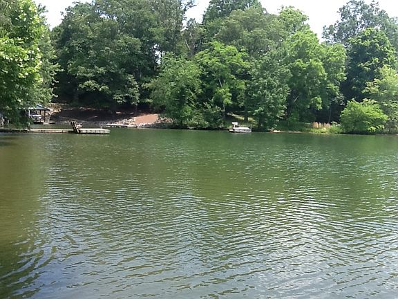 5th image of 154 Holly Ln