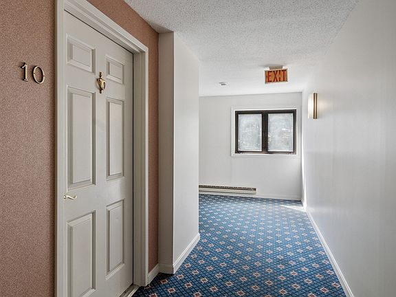 5th image of 10 Ledgewood Way APT 10