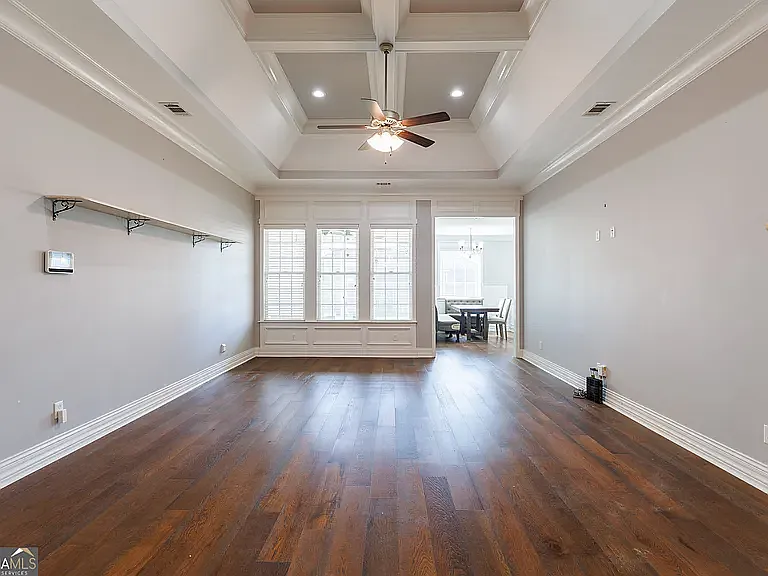 4 bed, 2267 sqft, $2,300 — Photo 2