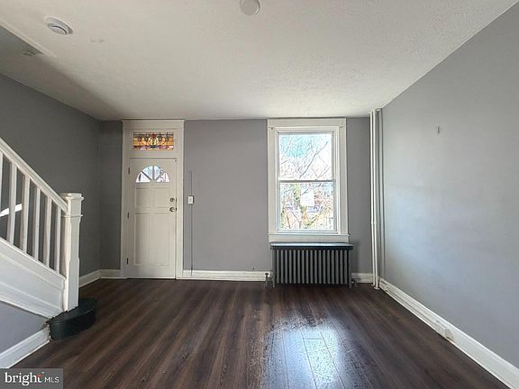 3rd image of 724 E 37th St