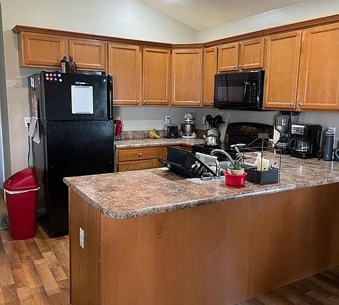 5th image of 22164 Water St