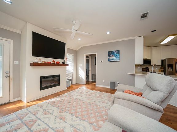 5th image of 2706 Timberwood Trl