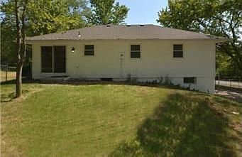 4th image of 13 Village Circle Dr