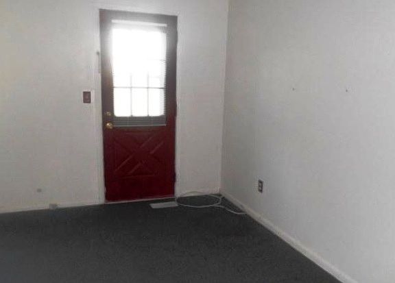 2nd image of 10125 Grandview Ave