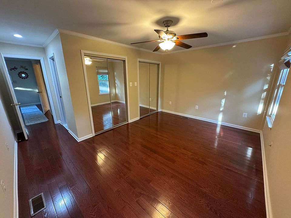 1st image of 11954 Holly View Dr #1