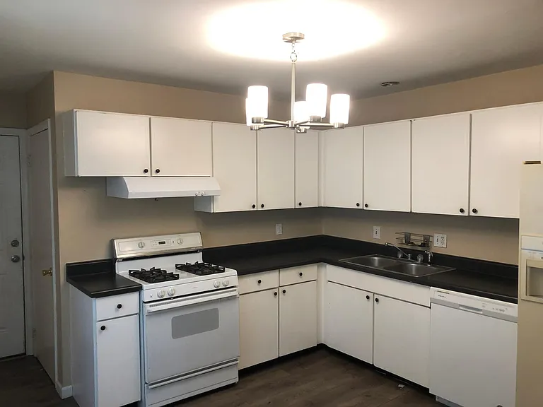 13 Calumet Dr — Photo 8