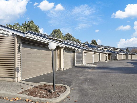 3rd image of 23007 E Colt Ln