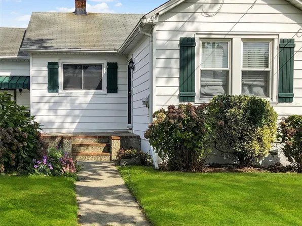 418 Lakeview Road, Bellmore, NY 11710