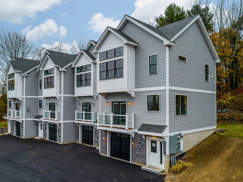 12 Bridge St #1