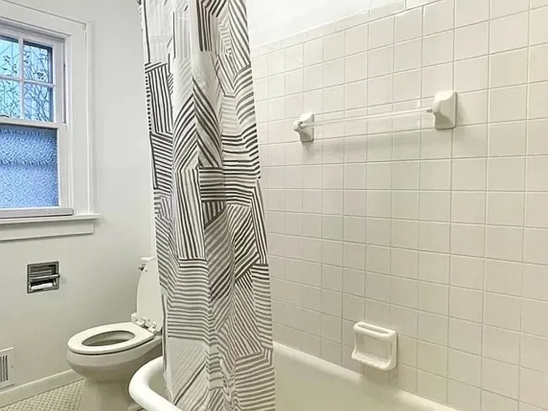 10 Merwin Ave — Photo 13