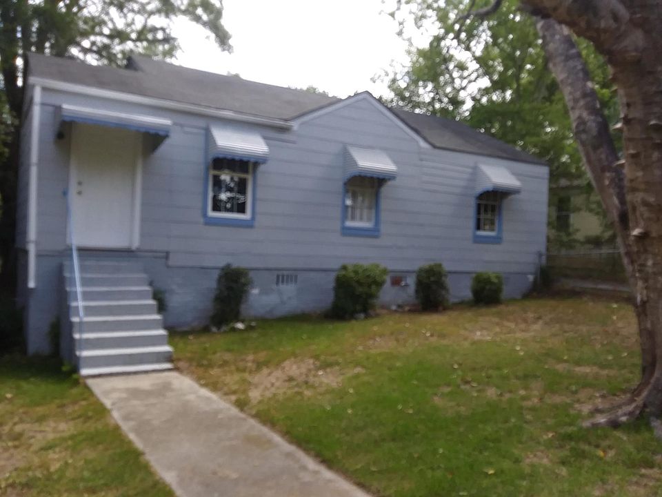 2nd image of 1221 N Clark St