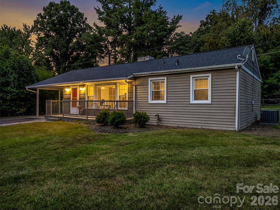 1st image of 215 Varden Pl