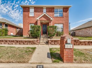 815 Greenridge Dr, Arlington, TX 76017