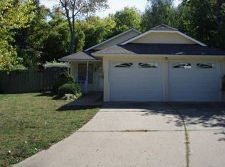 900 NW Downing Ct, Blue Springs, MO 64015