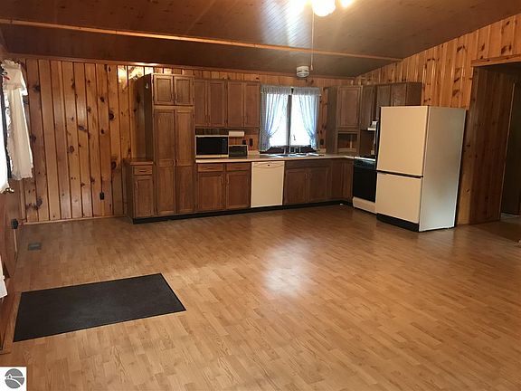 4th image of 3535 Lillian Dr