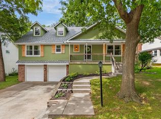 1109 NW Forest Dr, Blue Springs, MO 64015