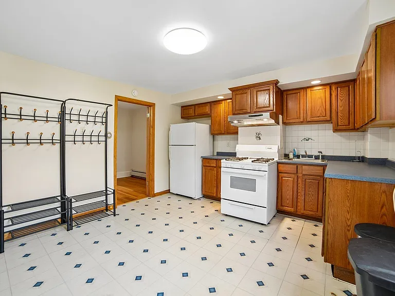 438 2nd St #2 — Photo 5