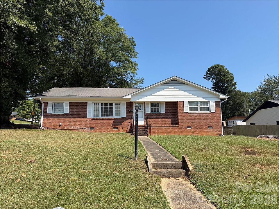 1st image of 3022 Crescent Ln