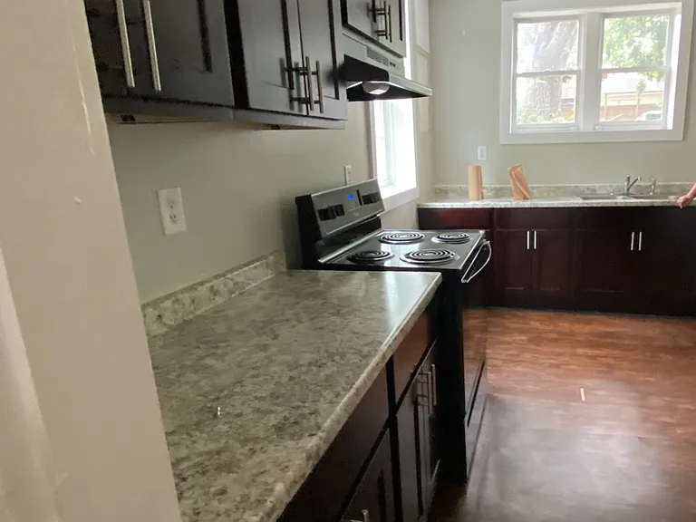 919 Fatherland St #R — Photo 6